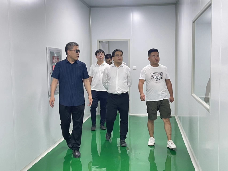 石嘴山市惠農(nóng)區(qū)委副書記、區(qū)長(zhǎng)馬仲武 蒞臨寧夏興康恒潤(rùn)農(nóng)業(yè)科技發(fā)展有限公司指導(dǎo)工作